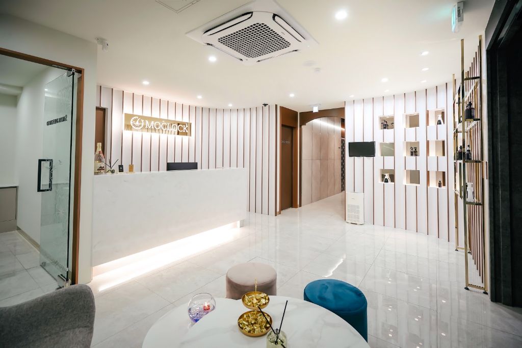 Moclock Gangnam Head Spa Reception Interior